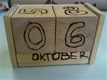 Ewiger Kalender aus Holz Hannah
